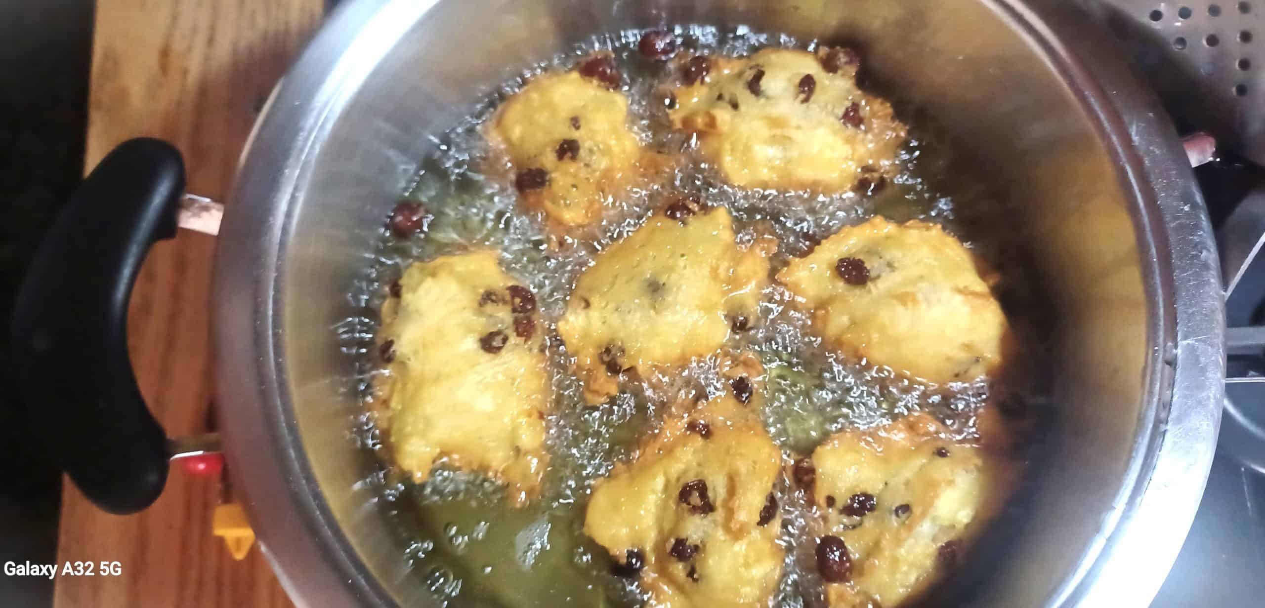 Crispy Dutch Oliebollen Recipe