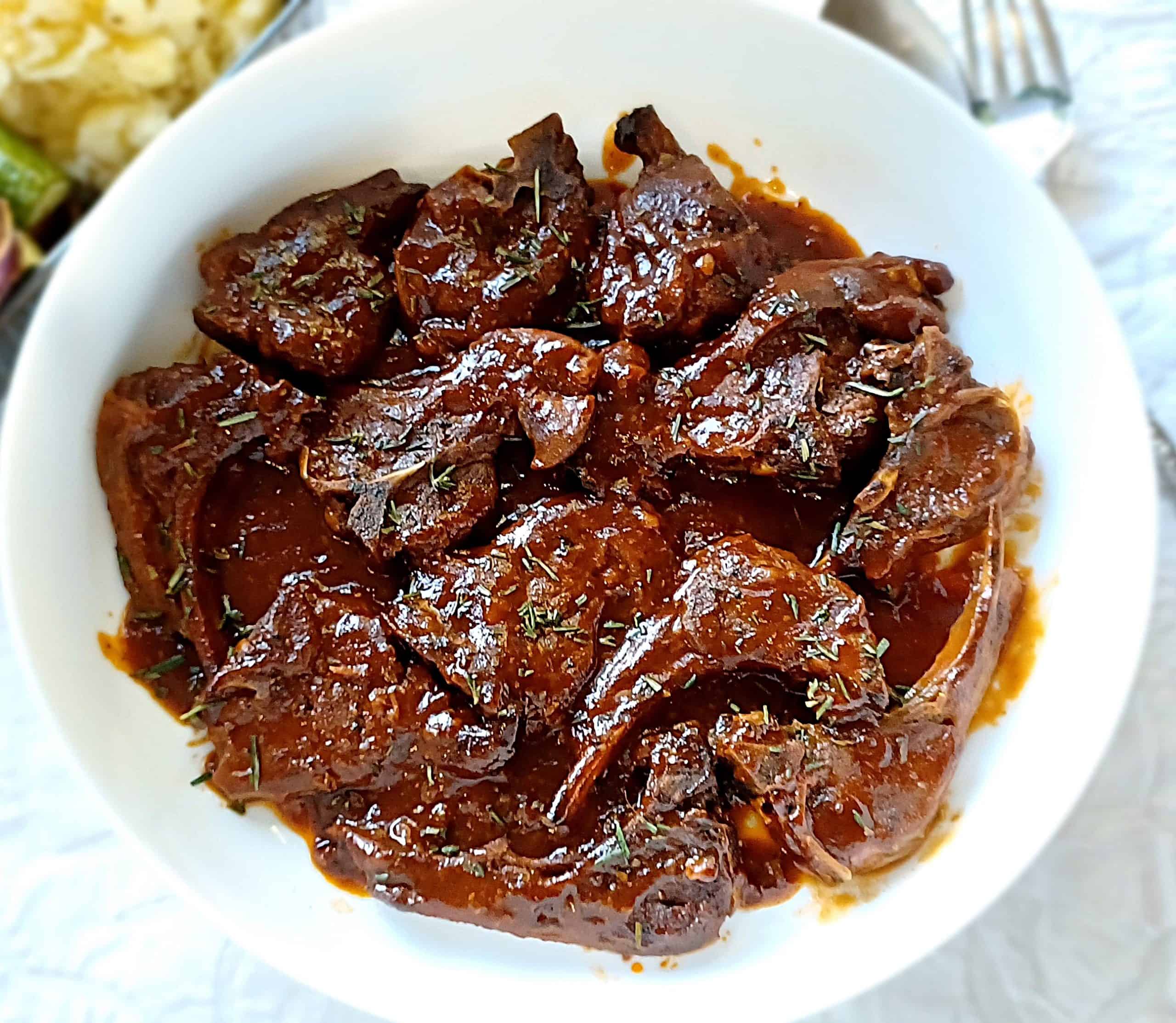 Tender Oven-Baked Lamb Chops With Peach Chutney