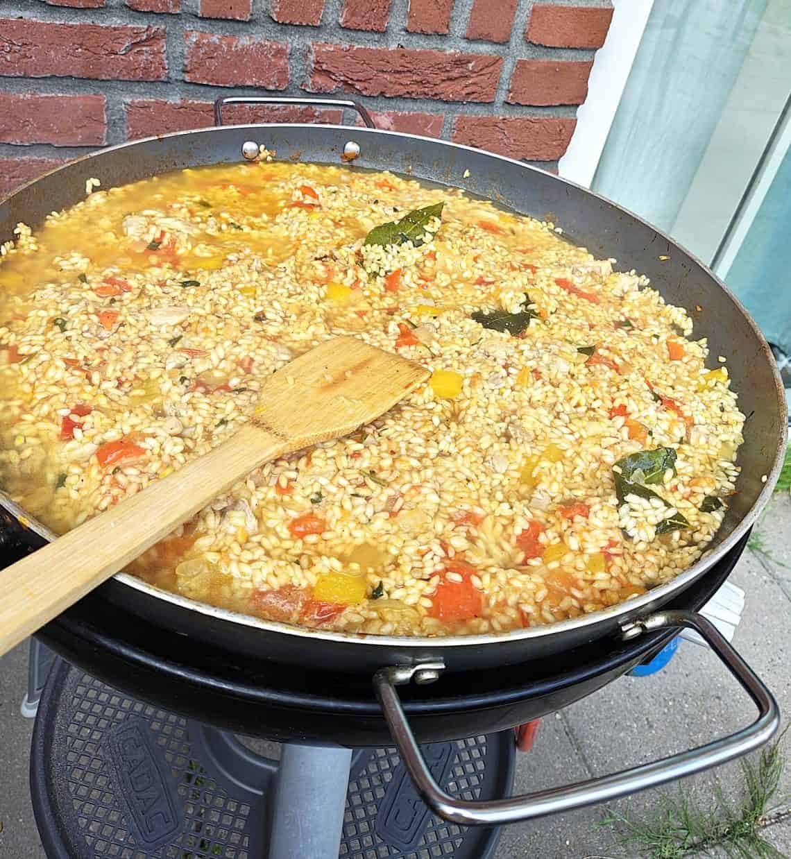 Paella on Skottel Braai