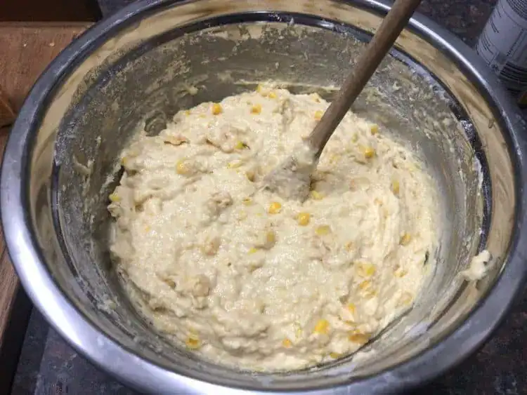 Easy Cornbread Recipe